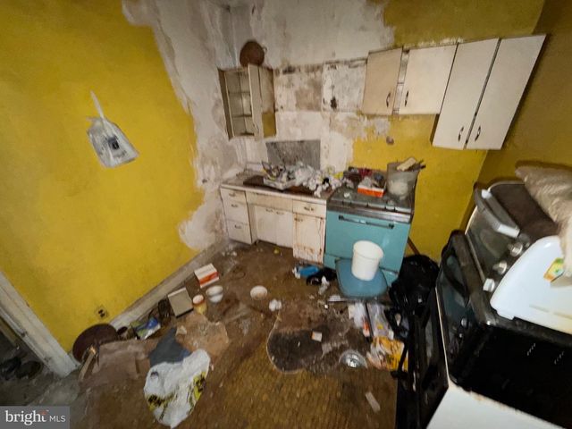 6053 PINE ST, Philadelphia, PA 19143