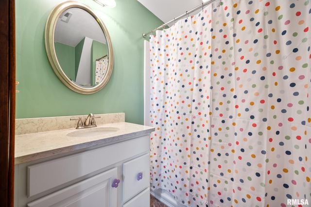 968 N BROAD Street, Galesburg, IL 61401