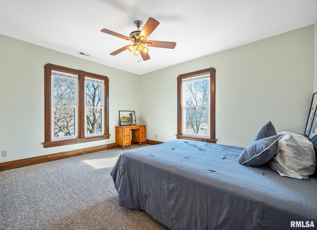 968 N BROAD Street, Galesburg, IL 61401