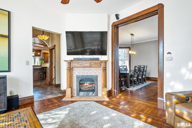 968 N BROAD Street, Galesburg, IL 61401