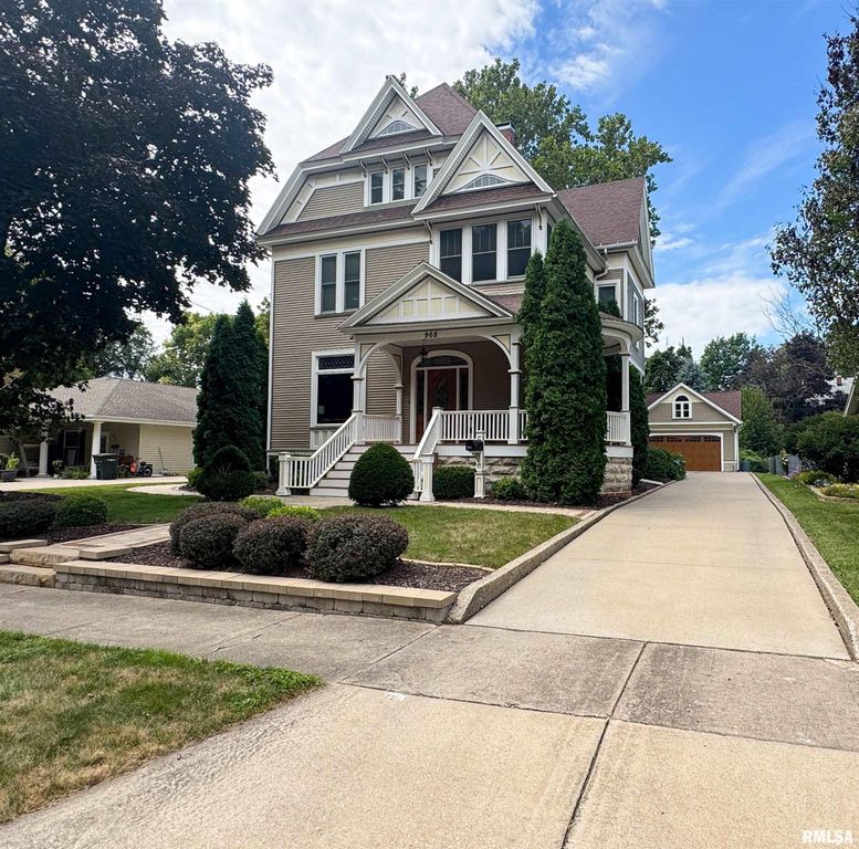 968 N BROAD Street, Galesburg, IL 61401
