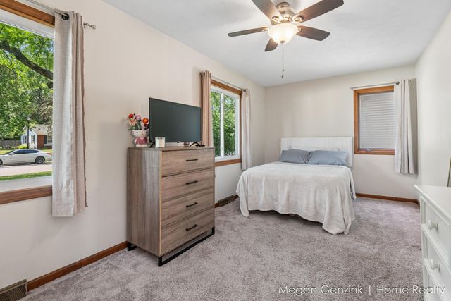 195 Surry Oak Drive, Holland Twp, MI 49424