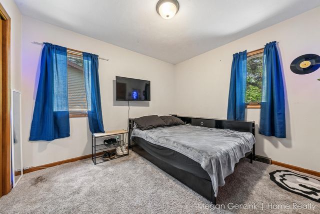 195 Surry Oak Drive, Holland Twp, MI 49424