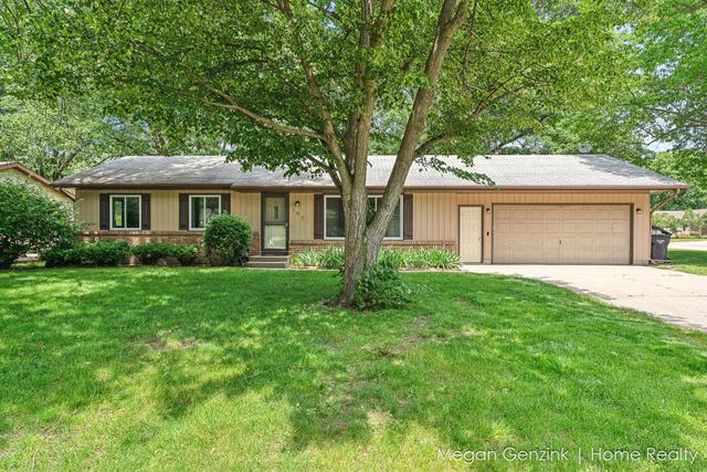 195 Surry Oak Drive, Holland Twp, MI 49424