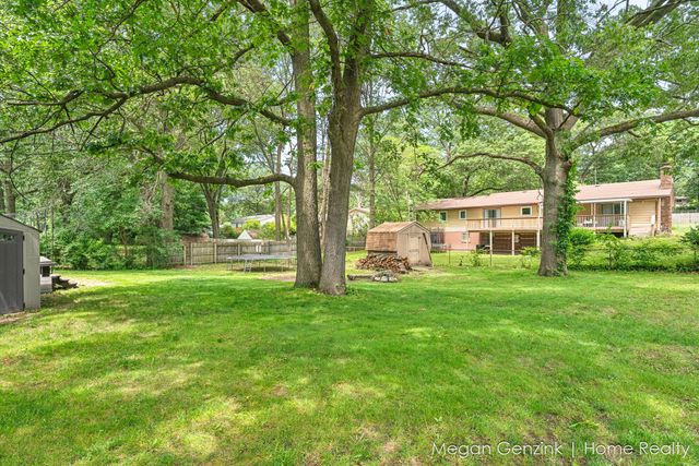 195 Surry Oak Drive, Holland Twp, MI 49424