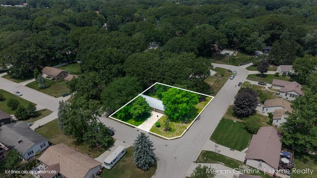 195 Surry Oak Drive, Holland Twp, MI 49424