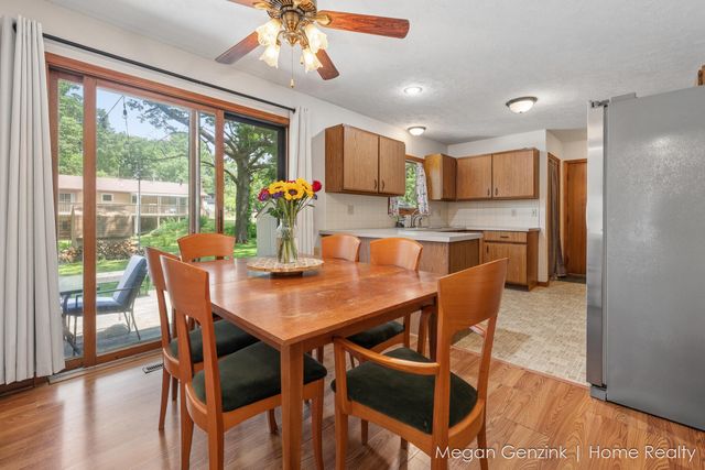 195 Surry Oak Drive, Holland Twp, MI 49424