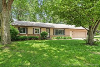 195 Surry Oak Drive, Holland Twp, MI 49424