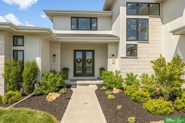 6630 Pawnee Circle, Omaha, NE 68152