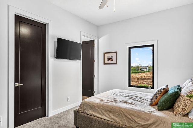 6630 Pawnee Circle, Omaha, NE 68152