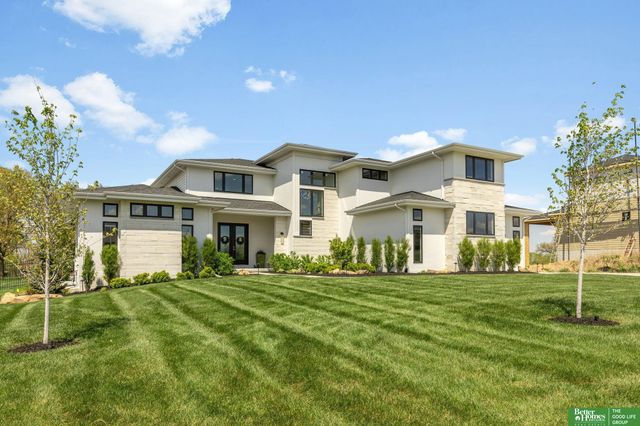 6630 Pawnee Circle, Omaha, NE 68152