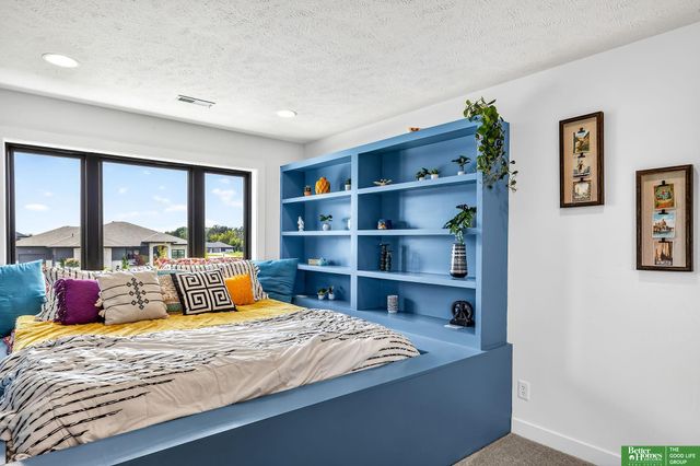 6630 Pawnee Circle, Omaha, NE 68152
