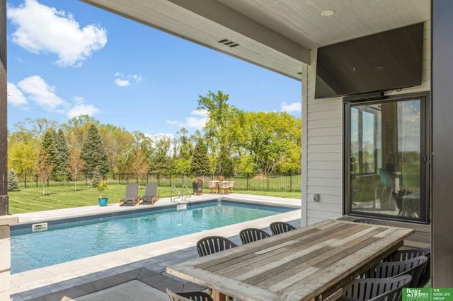 6630 Pawnee Circle, Omaha, NE 68152