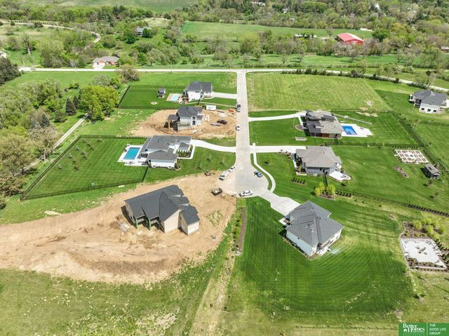 6630 Pawnee Circle, Omaha, NE 68152