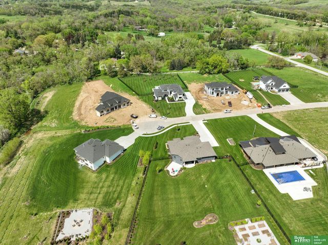 6630 Pawnee Circle, Omaha, NE 68152