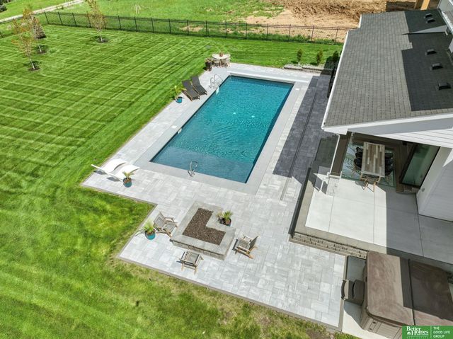6630 Pawnee Circle, Omaha, NE 68152
