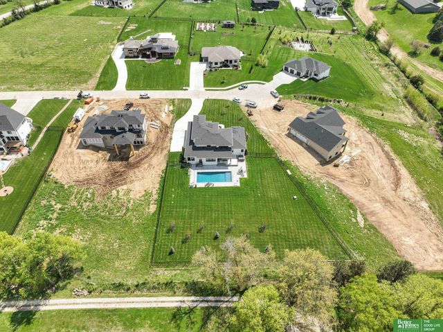 6630 Pawnee Circle, Omaha, NE 68152