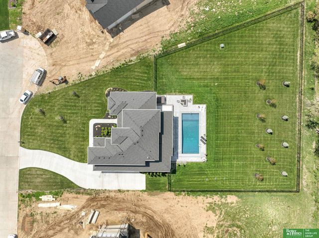 6630 Pawnee Circle, Omaha, NE 68152