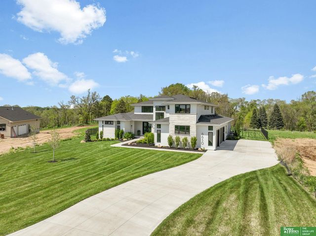6630 Pawnee Circle, Omaha, NE 68152