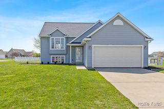 7035 Deer Cove Drive, Caledonia, MI 49316