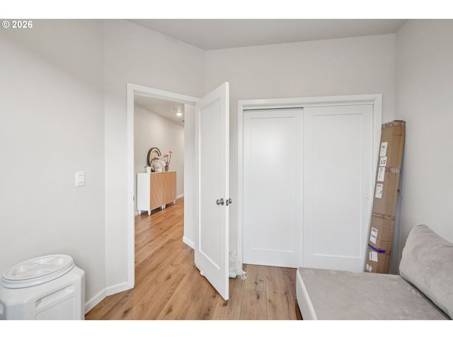 438 GREENCREST St, Salem, OR 97301