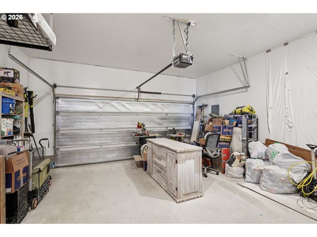 438 GREENCREST St, Salem, OR 97301