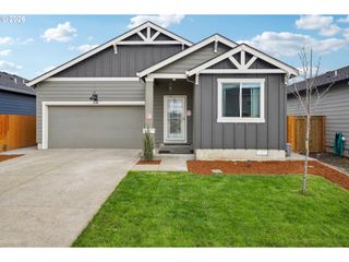 438 GREENCREST St, Salem, OR 97301