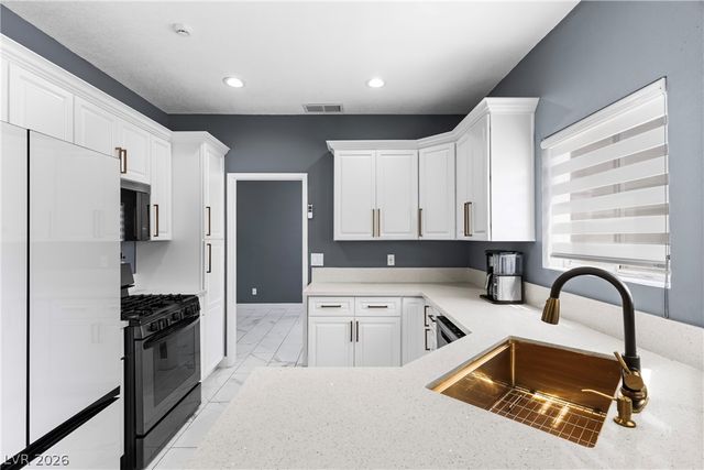 6385 Canyon Dawn Avenue, Las Vegas, NV 89108