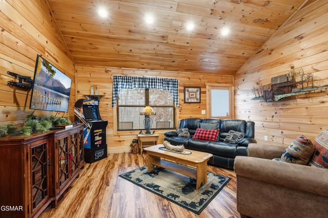 2756 Murray Ridge Road, Sevierville, TN 37876