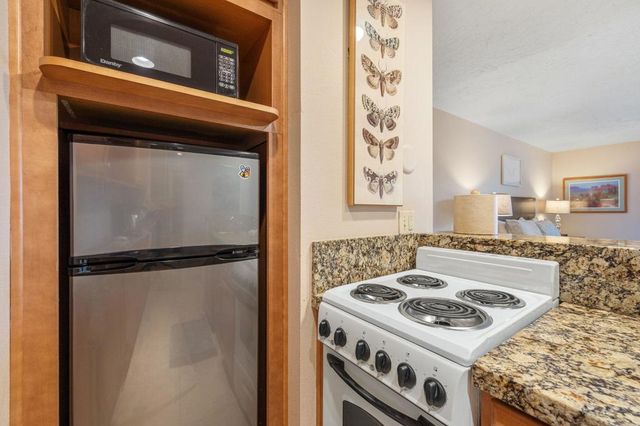 73850 Fairway Drive 296, Palm Desert, CA 92260