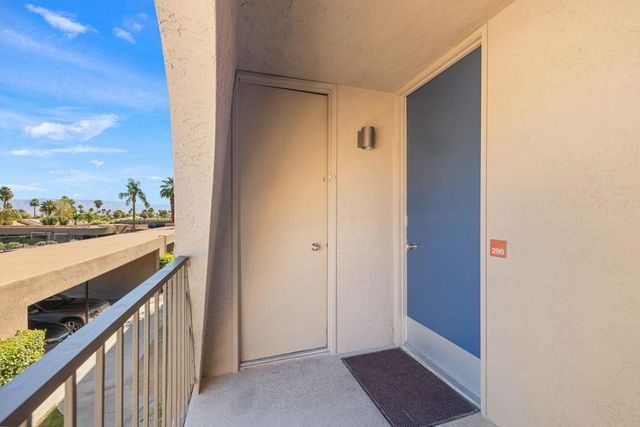 73850 Fairway Drive 296, Palm Desert, CA 92260