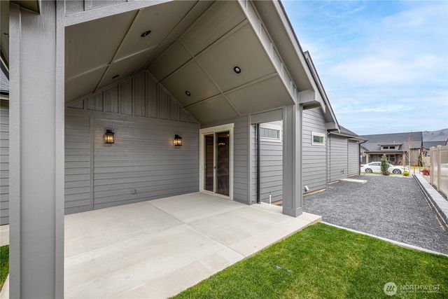 914 Racine Springs Drive, Wenatchee, WA 98801