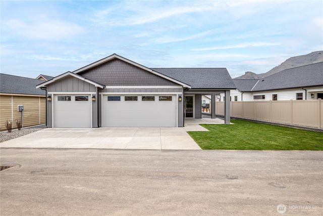 914 Racine Springs Drive, Wenatchee, WA 98801