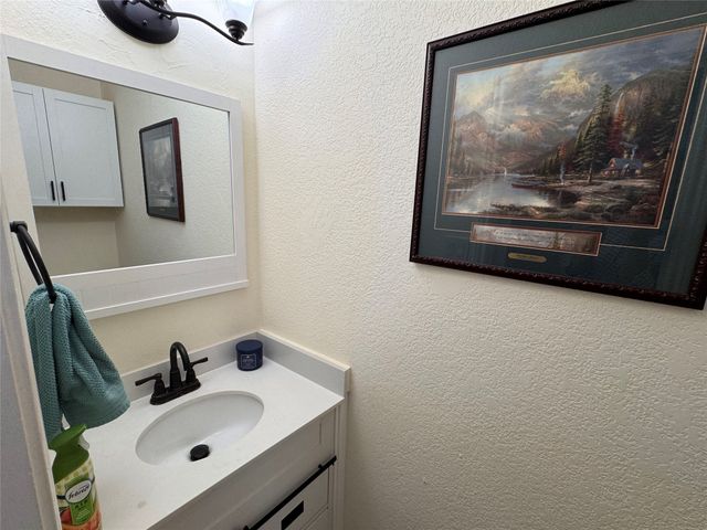 2506 Wedglea Drive 105, Dallas, TX 75211