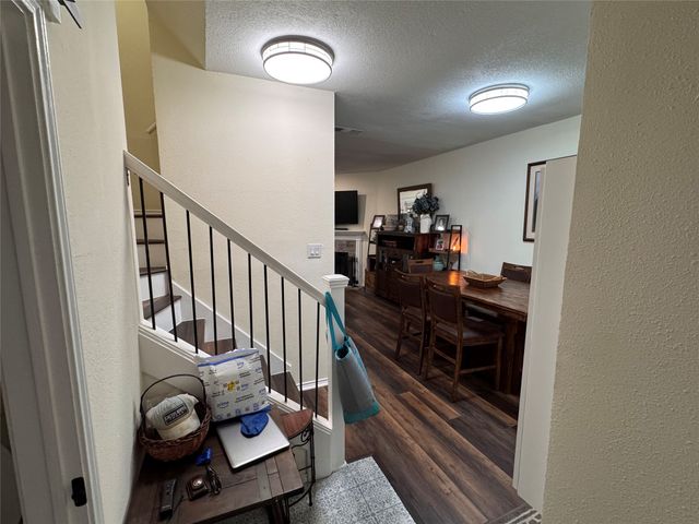 2506 Wedglea Drive 105, Dallas, TX 75211