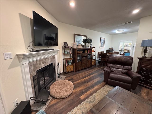 2506 Wedglea Drive 105, Dallas, TX 75211