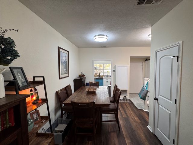 2506 Wedglea Drive 105, Dallas, TX 75211