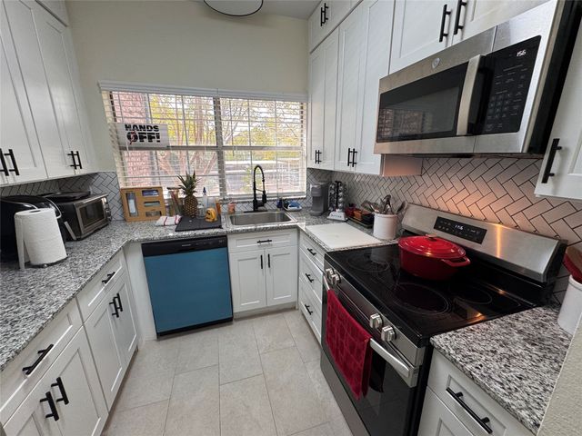 2506 Wedglea Drive 105, Dallas, TX 75211