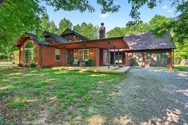 1039 Lena Rosson Rd, Chapmansboro, TN 37035