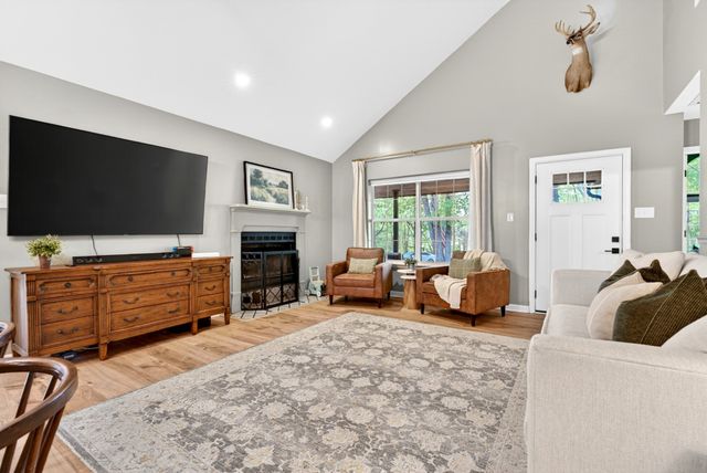 1039 Lena Rosson Rd, Chapmansboro, TN 37035