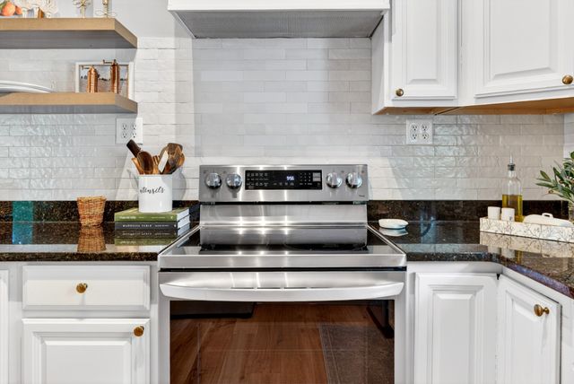 1039 Lena Rosson Rd, Chapmansboro, TN 37035