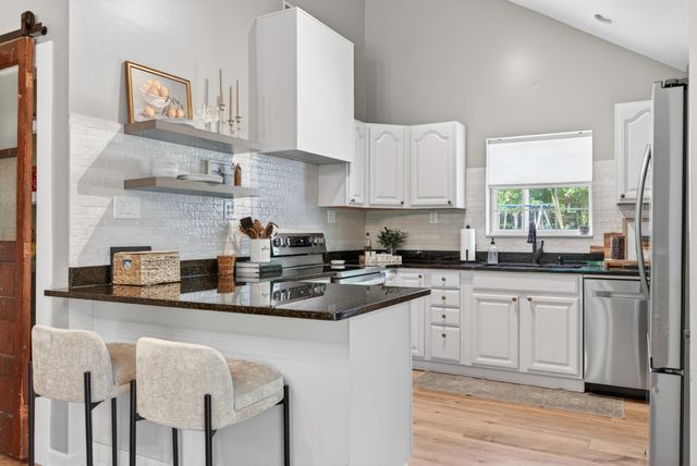 1039 Lena Rosson Rd, Chapmansboro, TN 37035