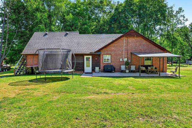 1039 Lena Rosson Rd, Chapmansboro, TN 37035
