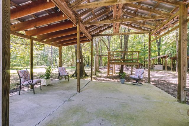 1039 Lena Rosson Rd, Chapmansboro, TN 37035