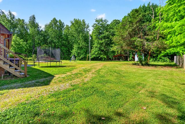 1039 Lena Rosson Rd, Chapmansboro, TN 37035