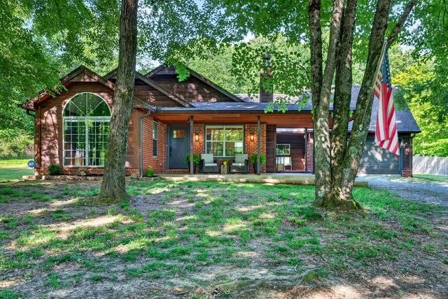 1039 Lena Rosson Rd, Chapmansboro, TN 37035