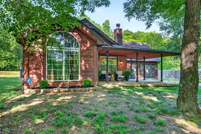 1039 Lena Rosson Rd, Chapmansboro, TN 37035