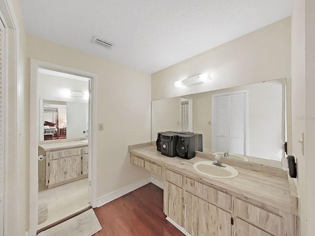 1367 CORNER OAKS DRIVE, Brandon, FL 33510