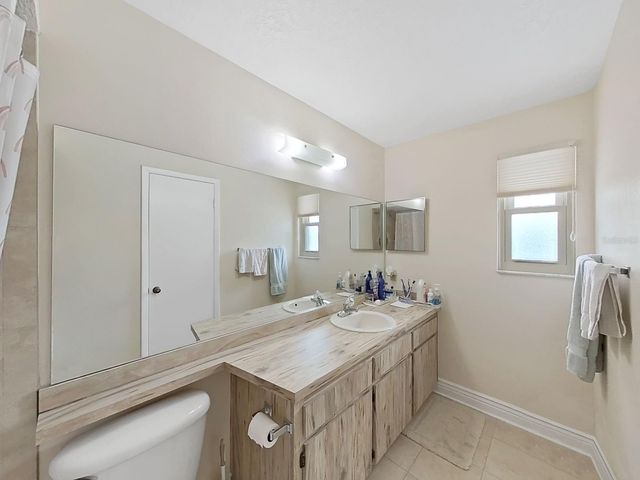 1367 CORNER OAKS DRIVE, Brandon, FL 33510