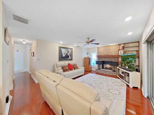 1367 CORNER OAKS DRIVE, Brandon, FL 33510